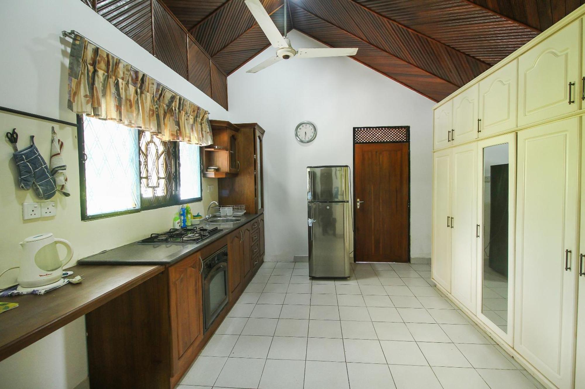 Lioni Holidays Villa Negombo Szoba fotó